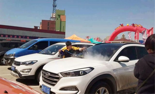 李總逸掌幫上門蒸汽洗車正式運(yùn)營